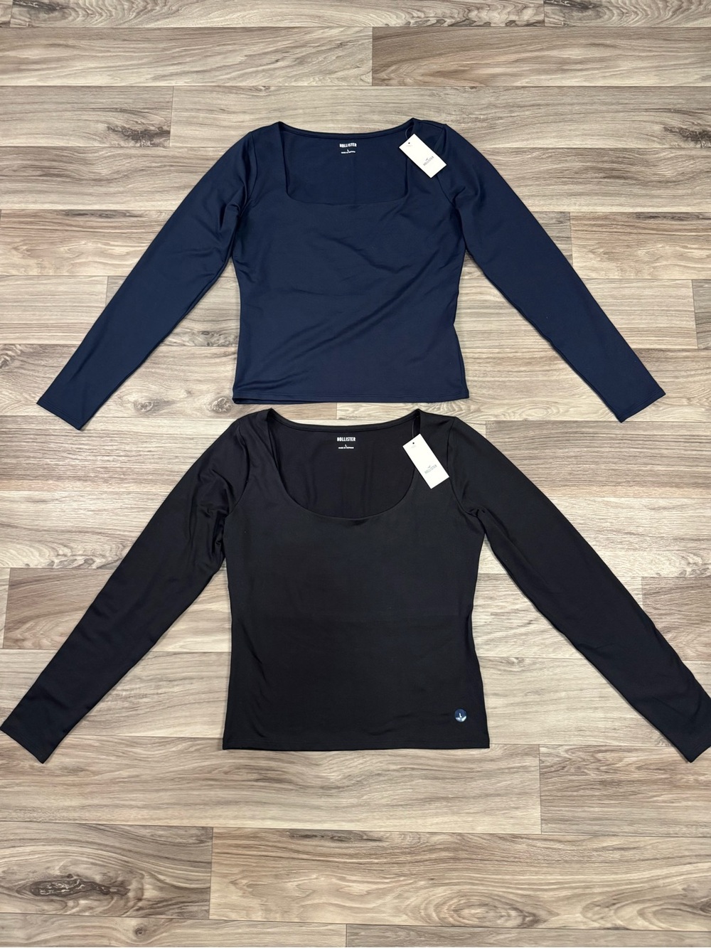 Hollister Square Neck Long Sleeve Top Bundle in Black and Navy Size Large